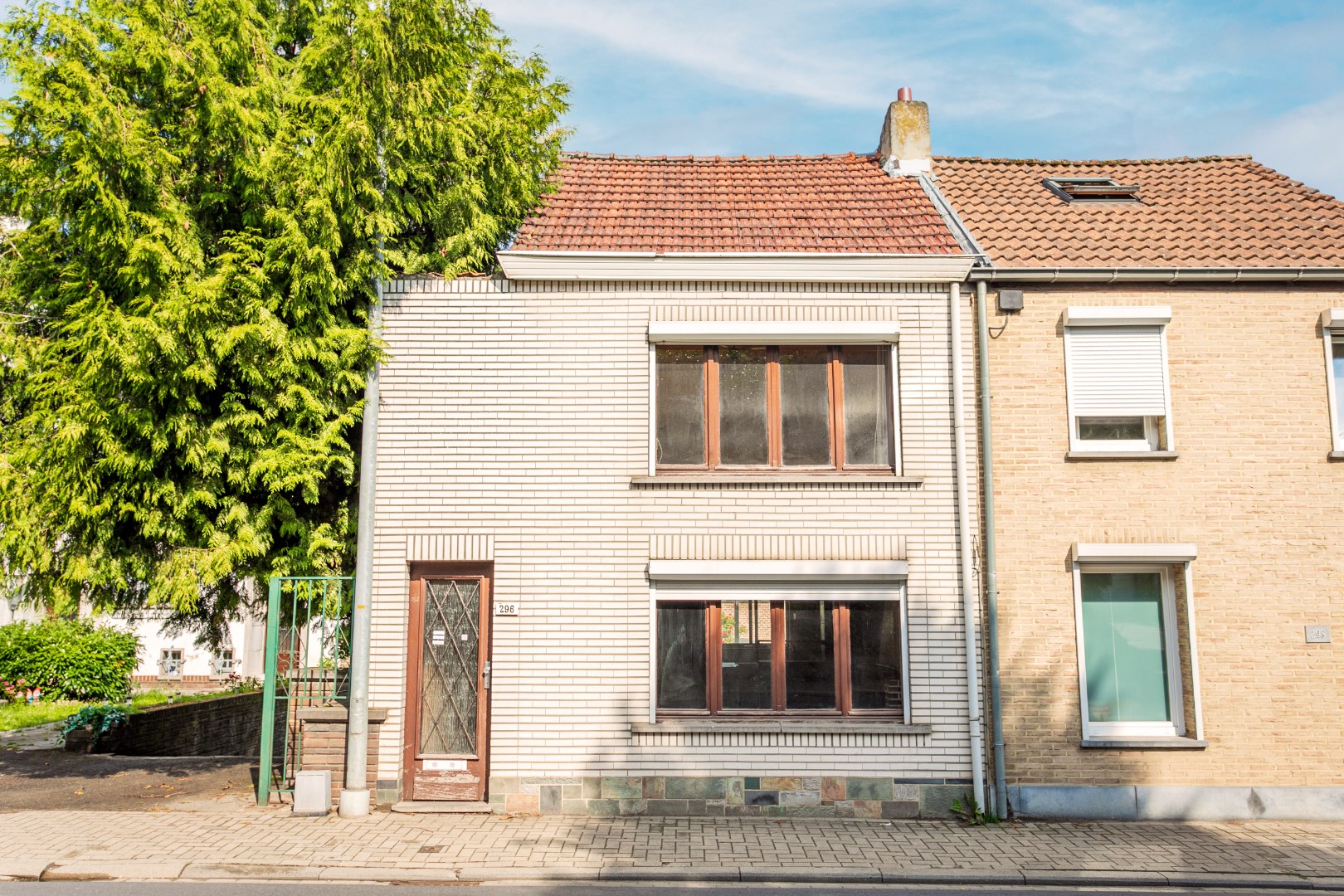 Te renoveren woning te Buizingen met veel potentieel op 1a35ca 
