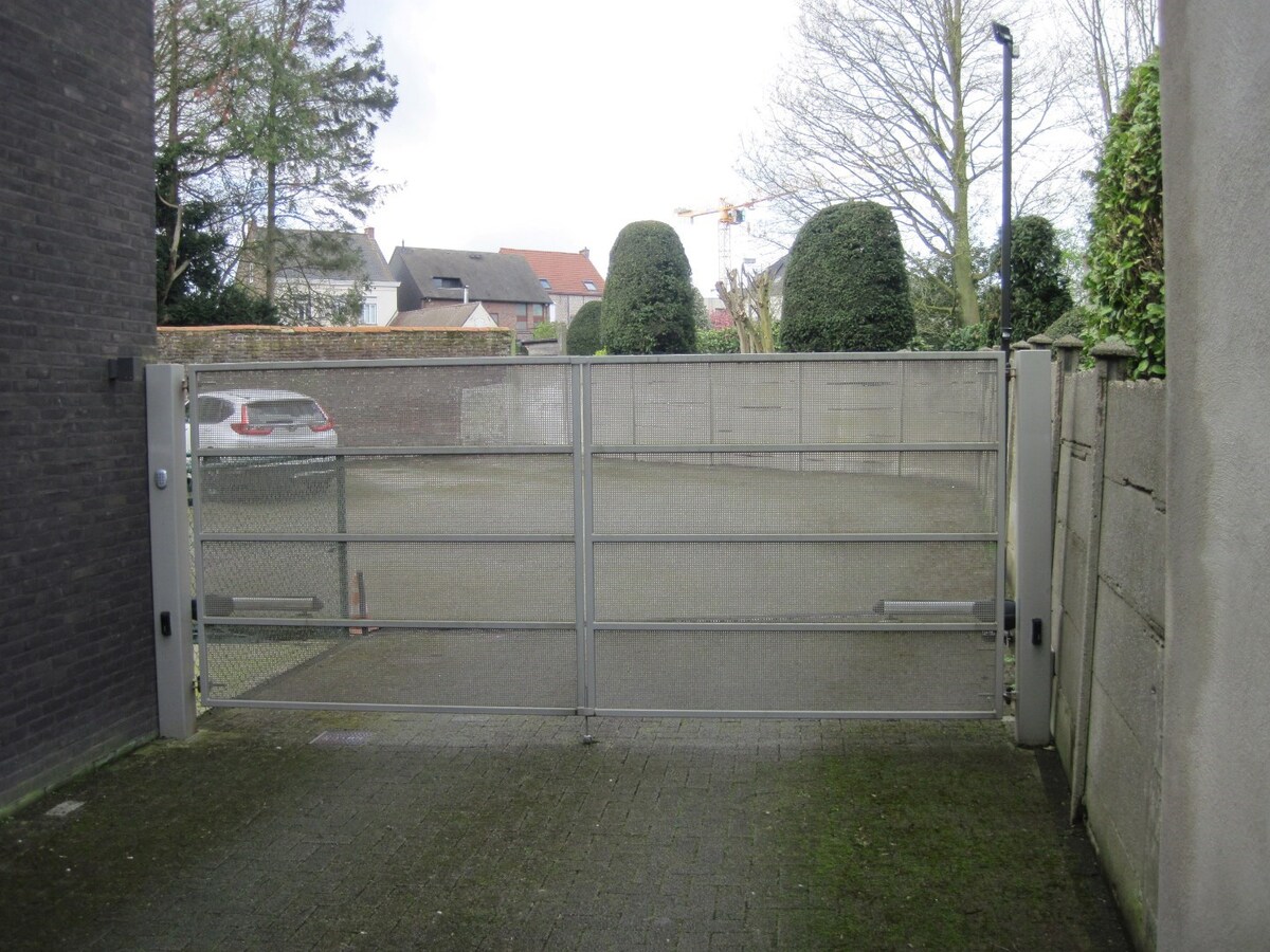Ruim appartement met 2 terrassen. 