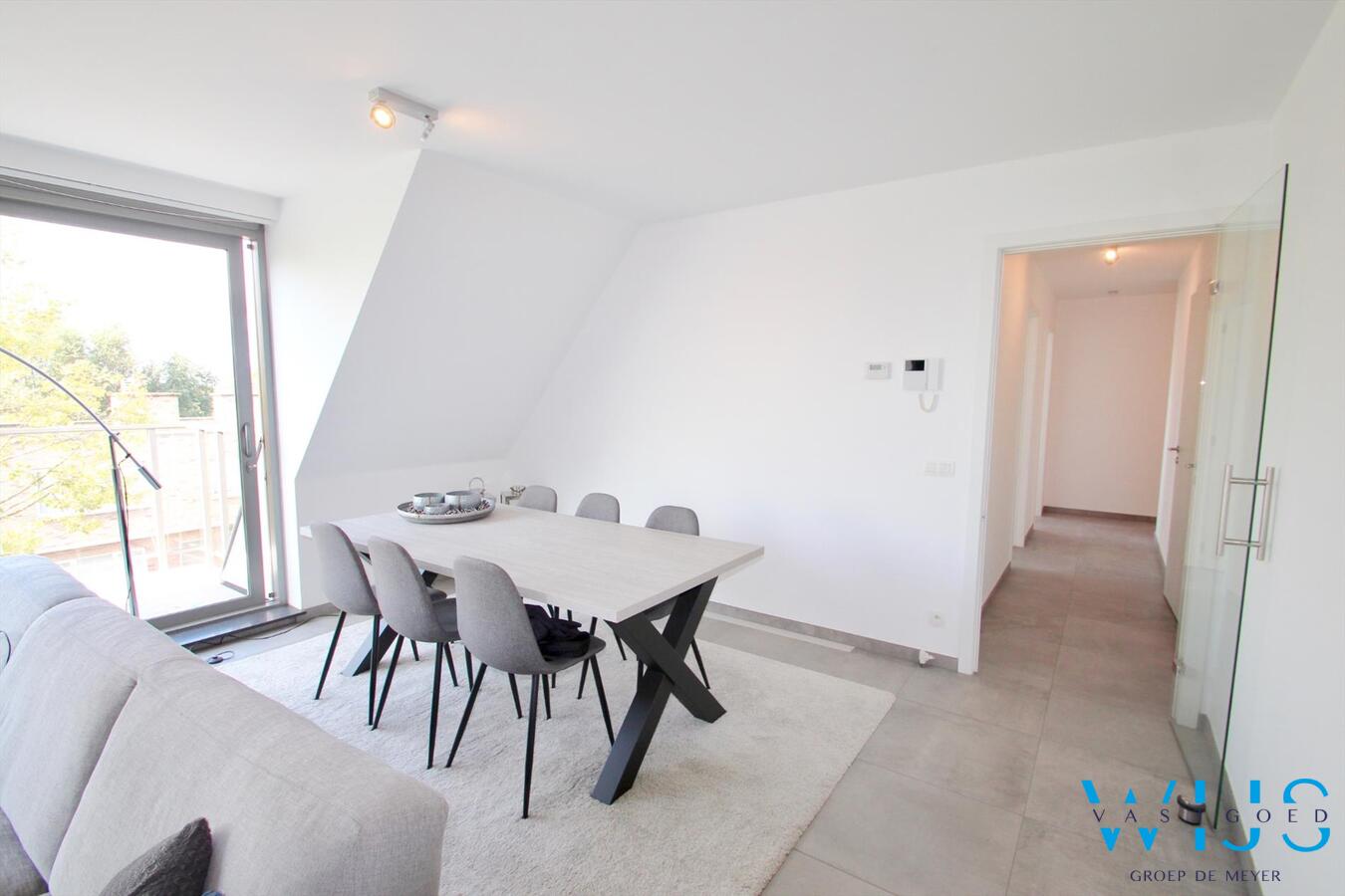 Prachtig afgewerkt appartement in hartje Wippelgem EVERGEM! 