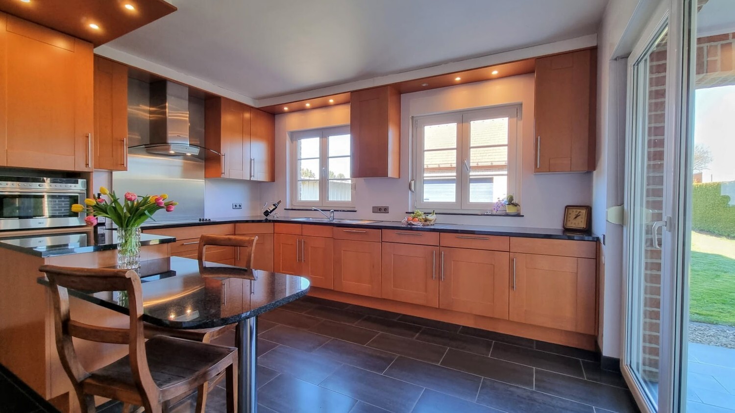 Royale woonst met panoramisch zicht én paardenweide 