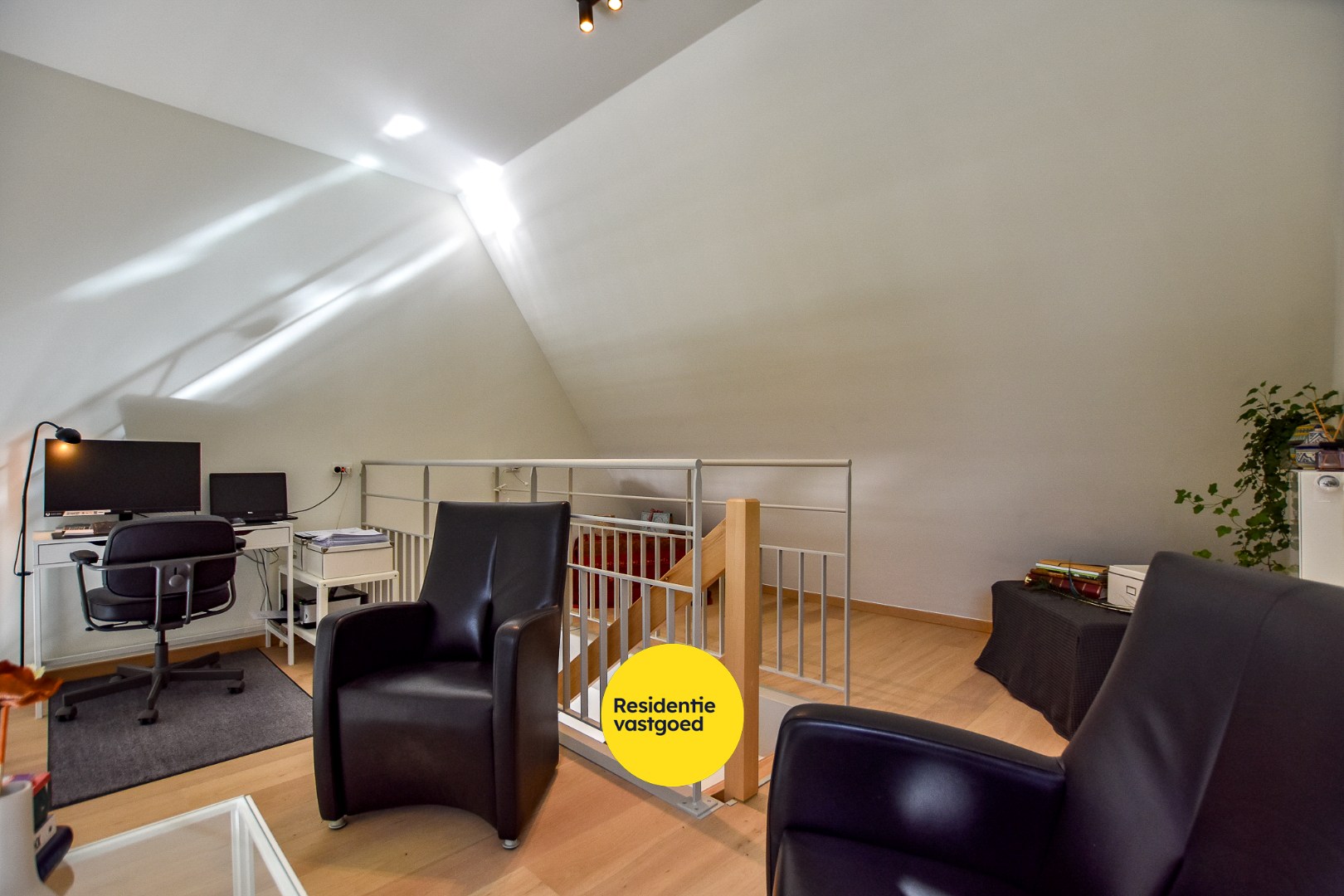 Luxueuze assistentieflat (89m² + 5m² terras) met 2 slaapkamers te Nieuwpoort. 