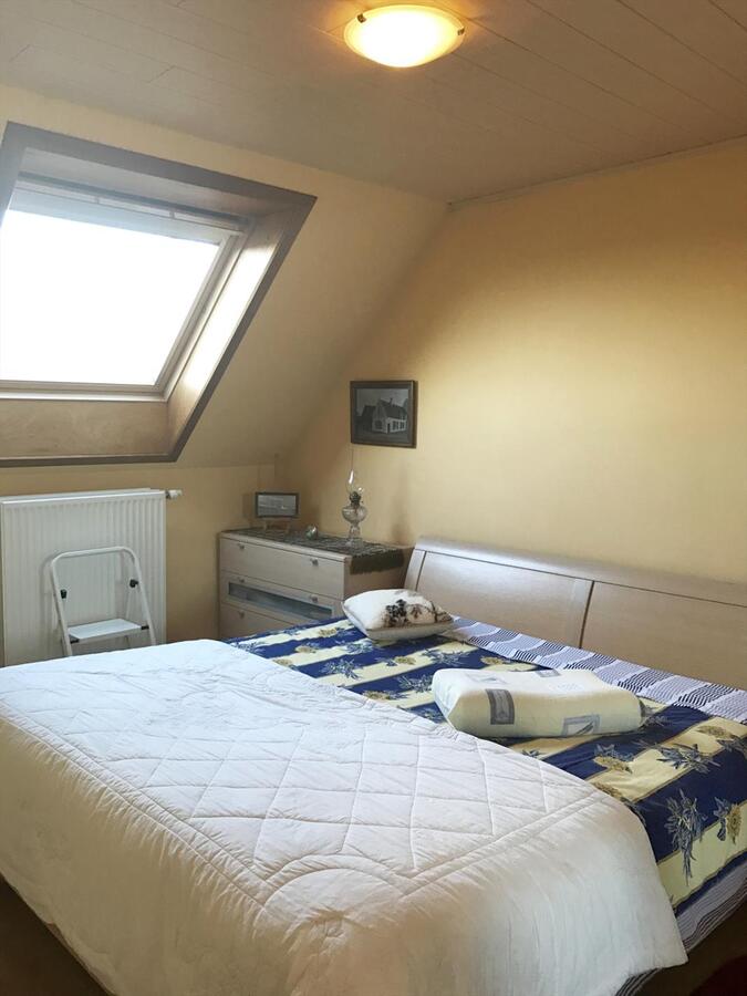 PRACHTIGE BEL-ETAGE WONING TE BREDENE DORP 