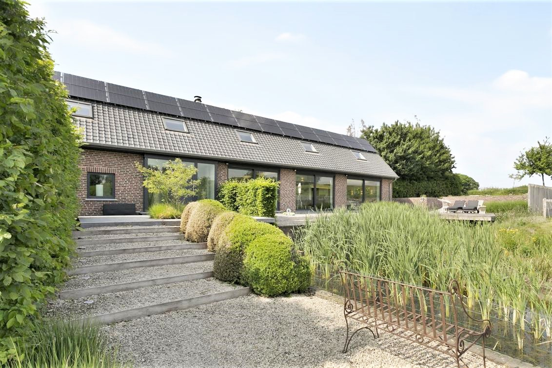 Magnifique maison avec grande annexe et prés sur environ 2ha à Biévène (Brabant Flamand) 
