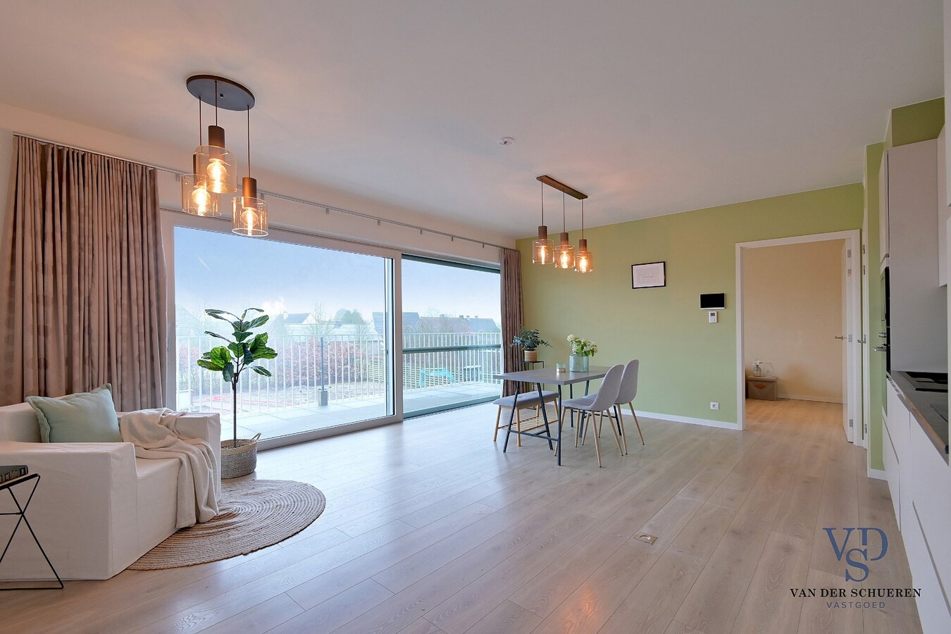 Luxueus 1-slp-appartement met staanplaats (ondergronds). 