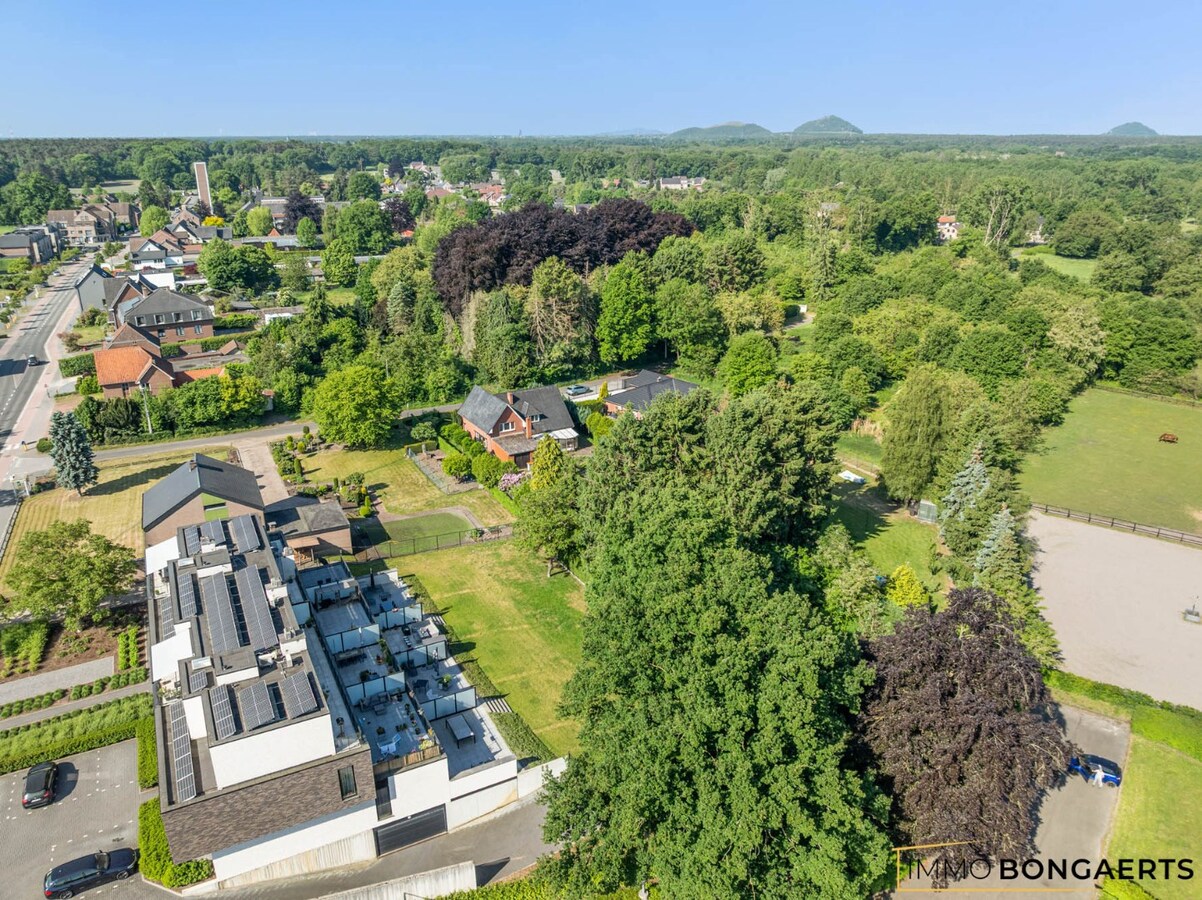 Rustig gelegen woning op een groot perceel 