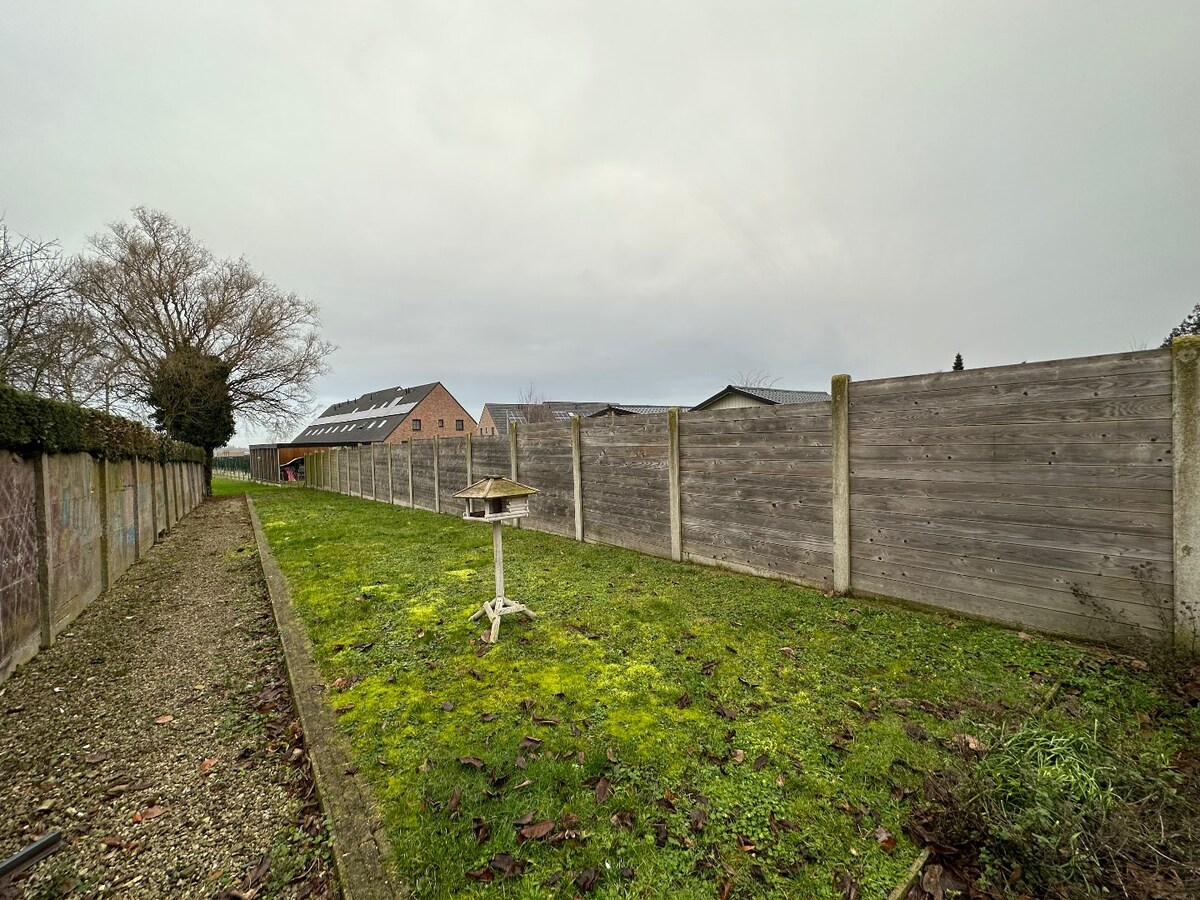 Ruime woning met 5 slaapkamers te Zwevezele 