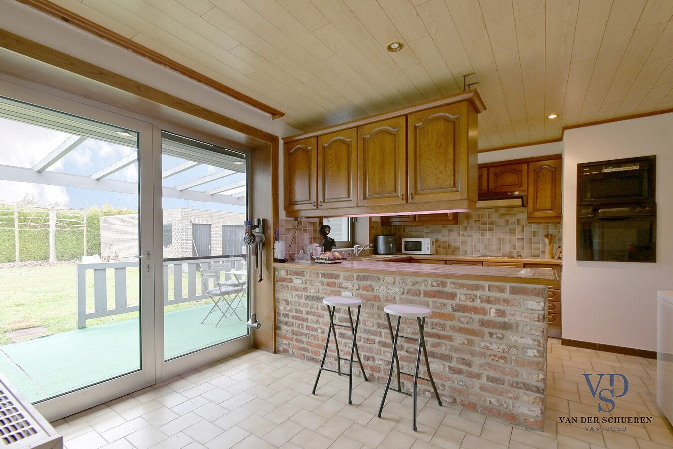 Tijdloze villa in residentiële wijk te Nazareth. 