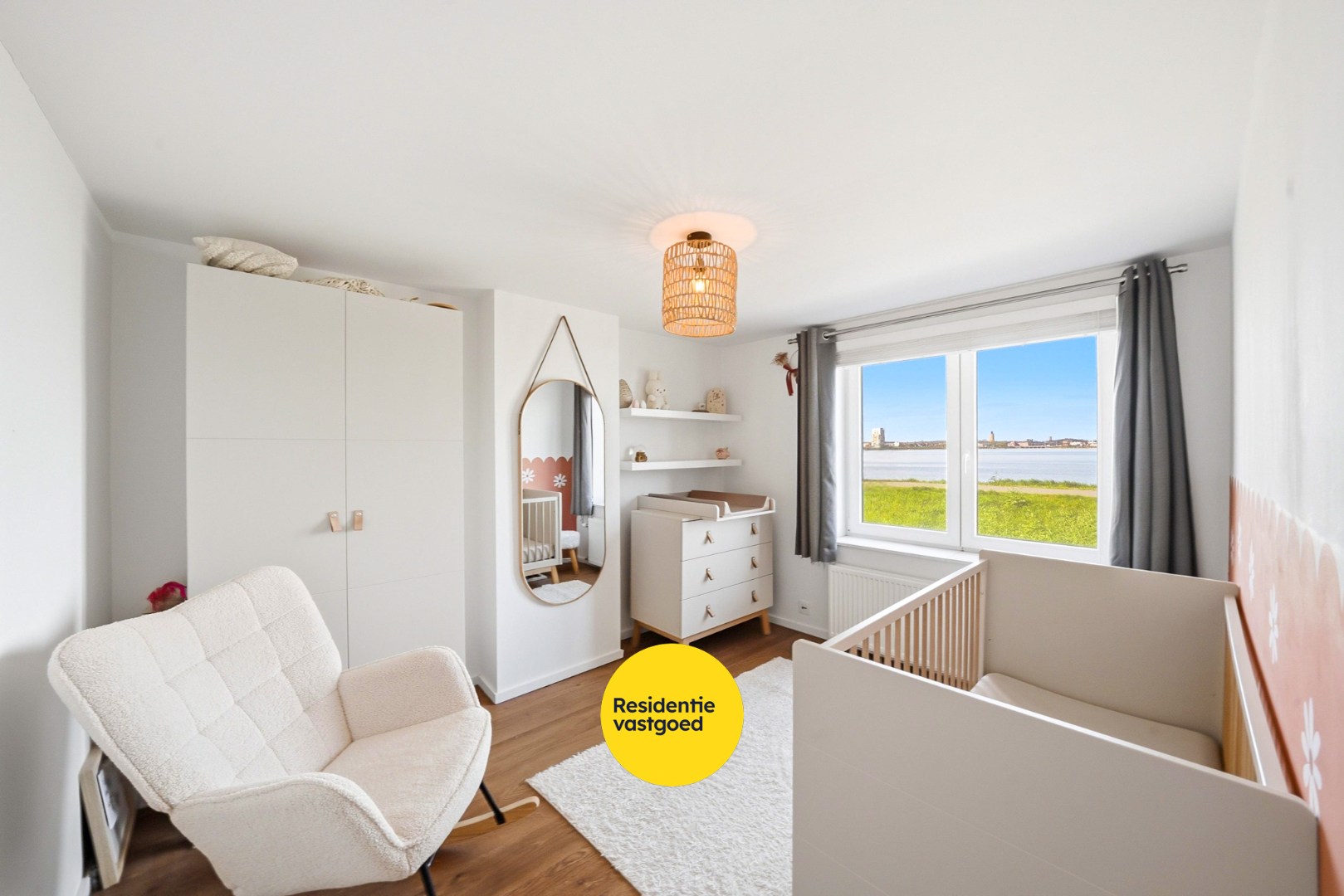 Instapklare woning met 3 slaapkamers en tuin met zicht op de Spuikom 