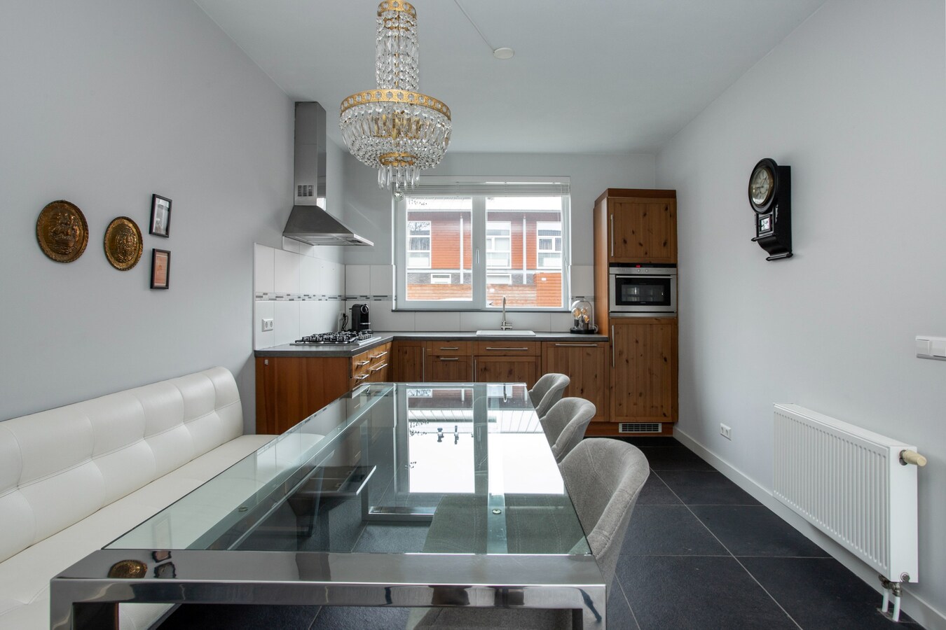 Instapklare tussenwoning met energielabel A in een jonge, kindvriendelijke woonwijk. 