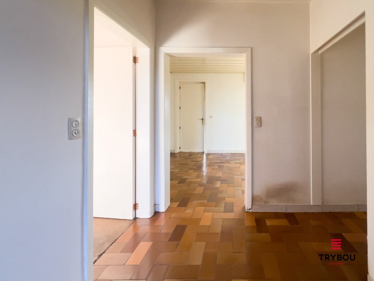 Te renoveren woning met bijgebouw op ruime perceel van 1273m² 