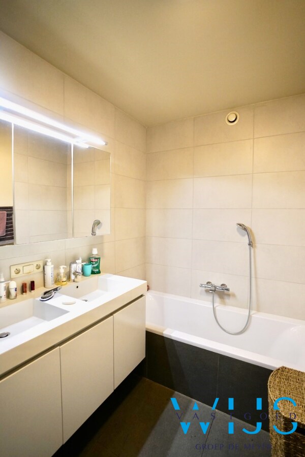 Gelijkvloers appartement met 2 slaapkamers te Zelzate ! 