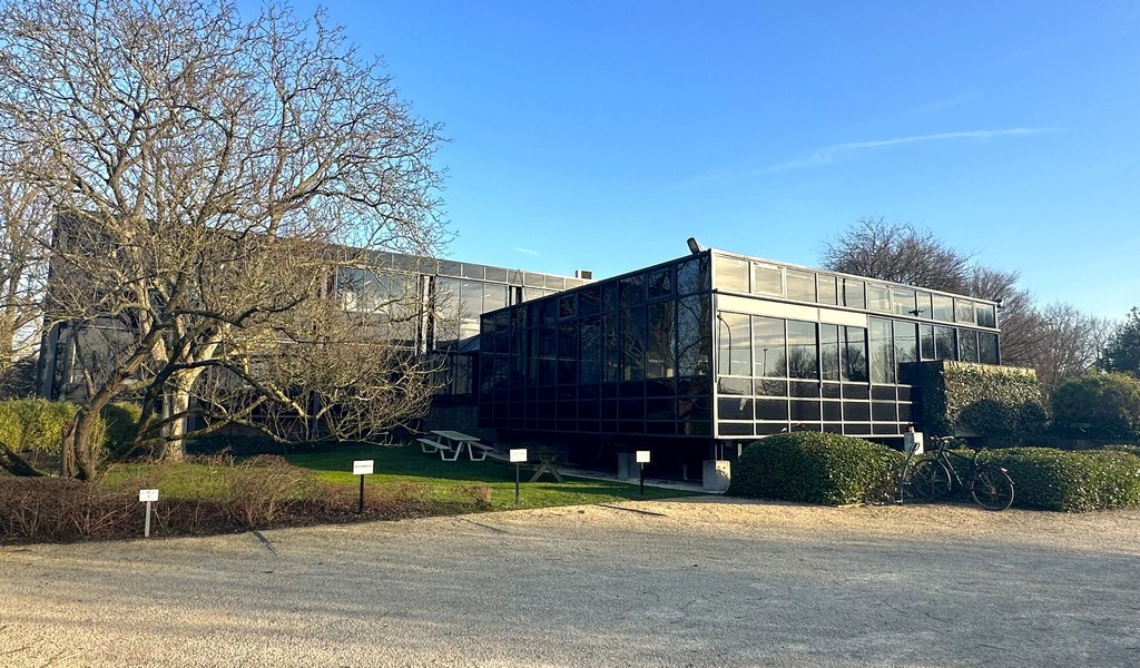 Instapklare kantoren te huur aan afrit E40 in Drongen