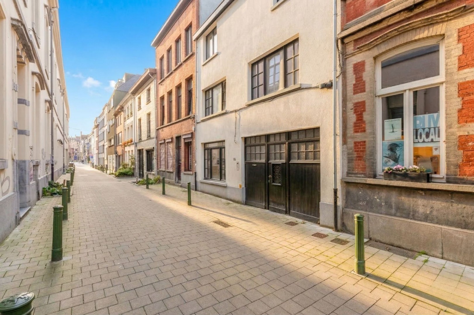 Sterke, vergunde opbrengsteigendom met uitstekend verhuurpotentieel op toplocatie in Gent 