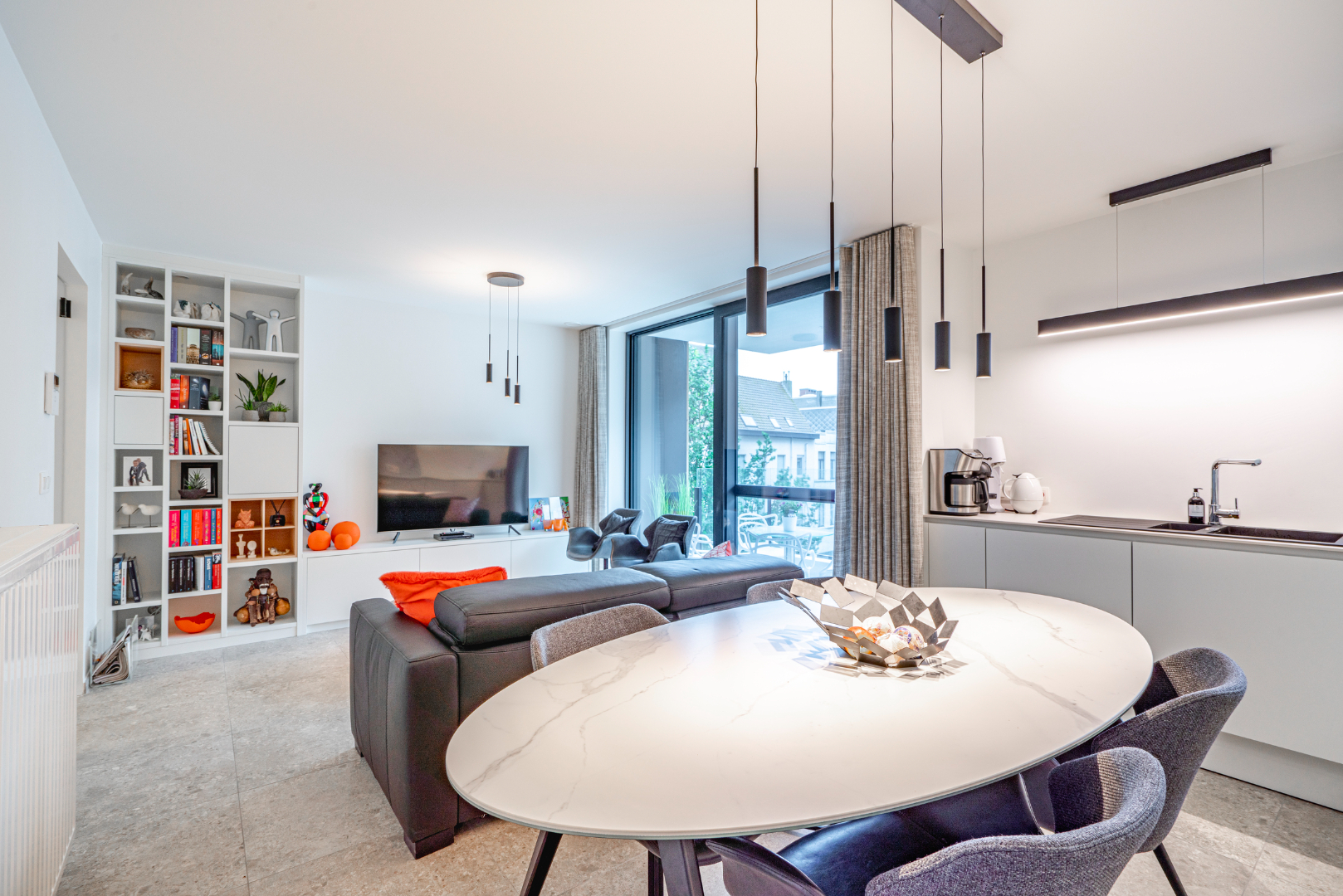 APPARTEMENT DE VACANCES  SITUÉ CENTRE VILLE - NOUVELLE CONSTRUCTION (LOC. SAISONNIERE) 