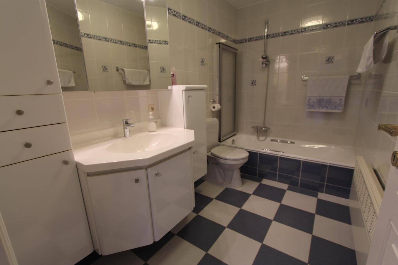 Rustig gelegen en perfect zon-georiënteerd villa-appartement met vrij zicht op beschermd duinengebied  in Middelkerke 