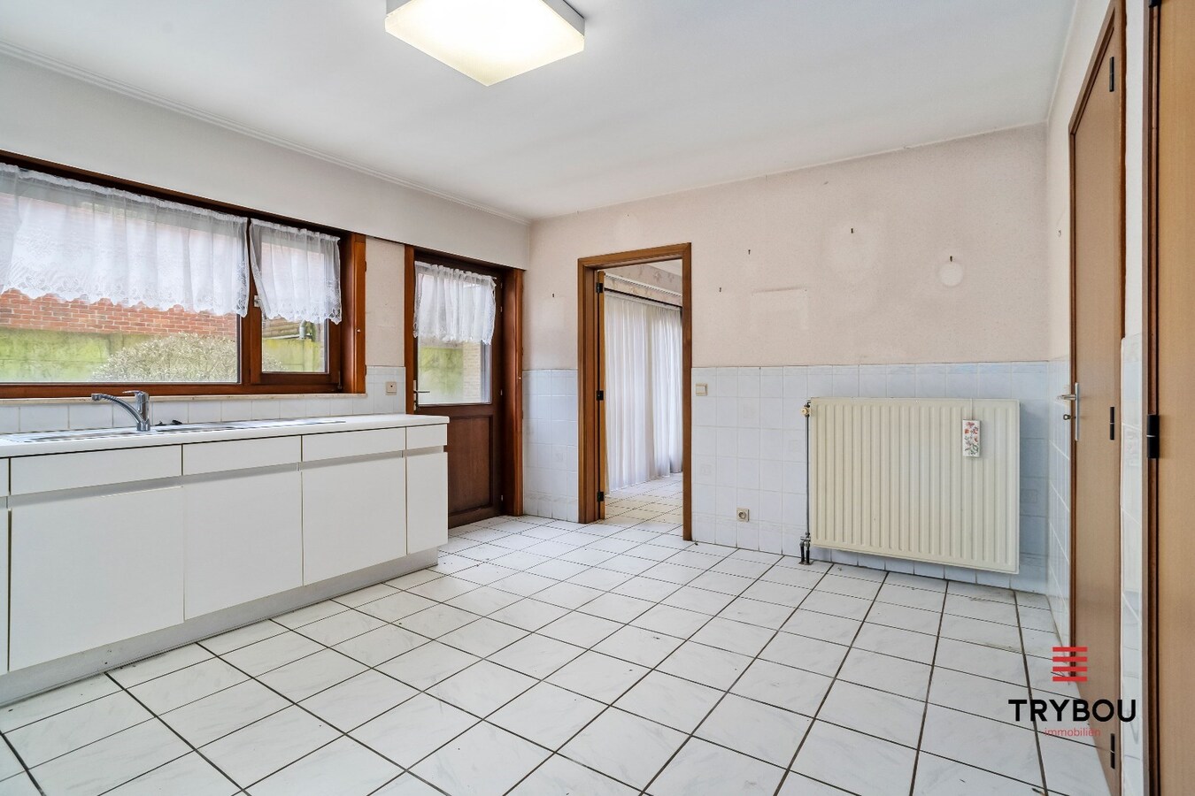 Ruime hoekwoning met 3 slaapkamers en garage te Poelkapelle 