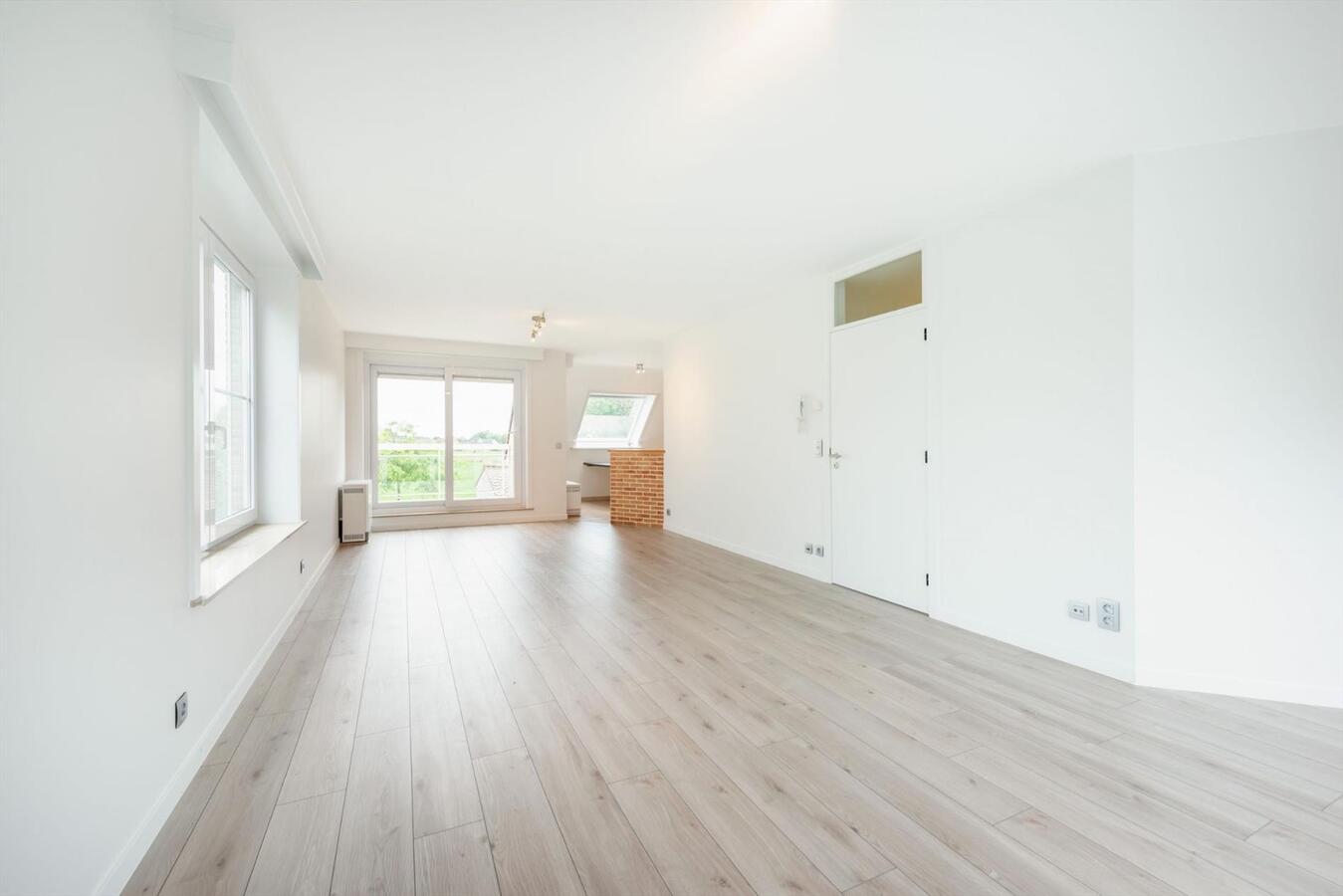 Ruim zonnig duplexappartement met 3 slaapkamers en panoramische vergezichten 