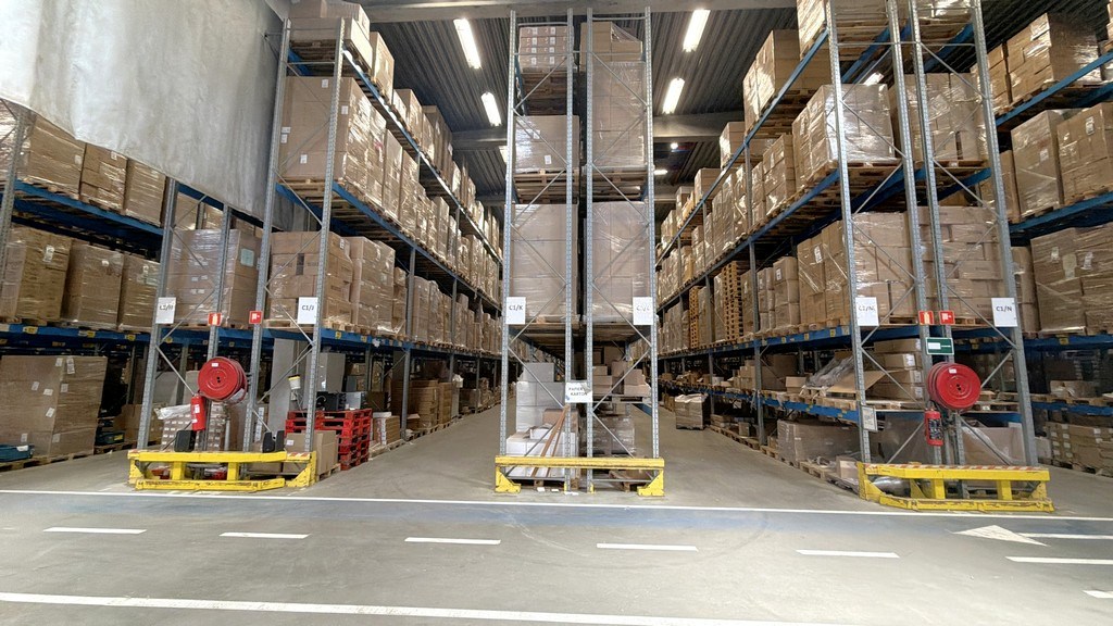 Magazijnen en kantoren te huur in industriezone van Londerzeel