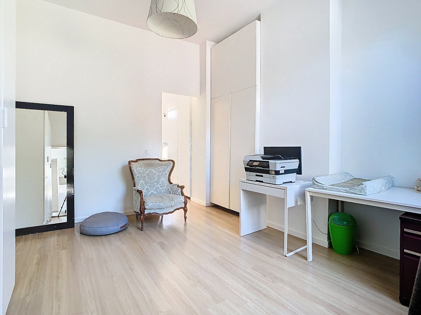 Mooie instapklare herenwoning nabij centrum Brasschaat met 4 slaapkamers 