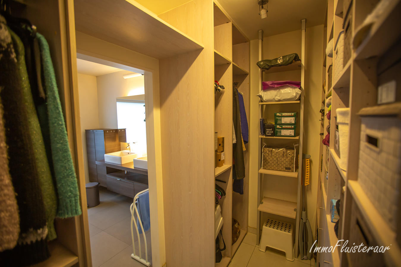 Instapklare moderne bungalowwoning met loods en aanpalende weilanden op 6929m². 