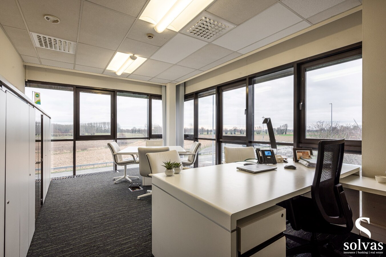 Uniek kantoorgebouw (2131m²) aan de N9! 