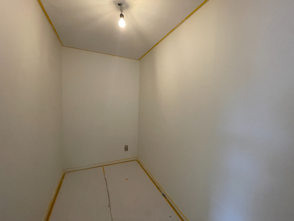 Gerenoveerde halfopen bebouwing met 3 slaapkamers en garage in centrum Roeselare 