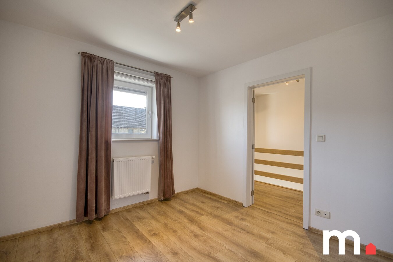 Instapklare gezinswoning in rustige verkaveling te Heule ! 