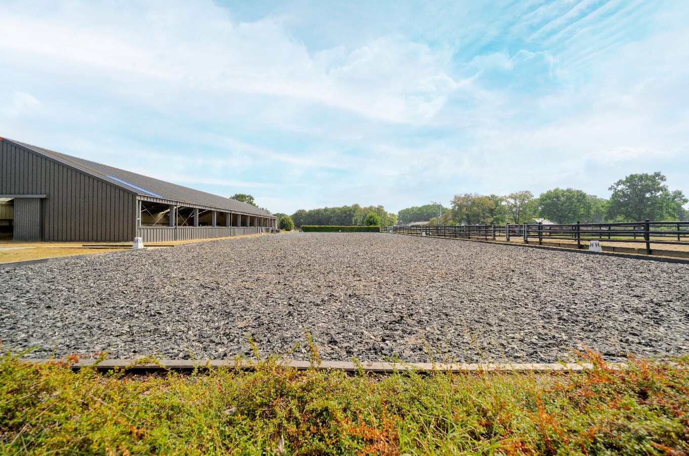 Prachtige paardenaccommodatie op ca. 3,2 ha te Wuustwezel 