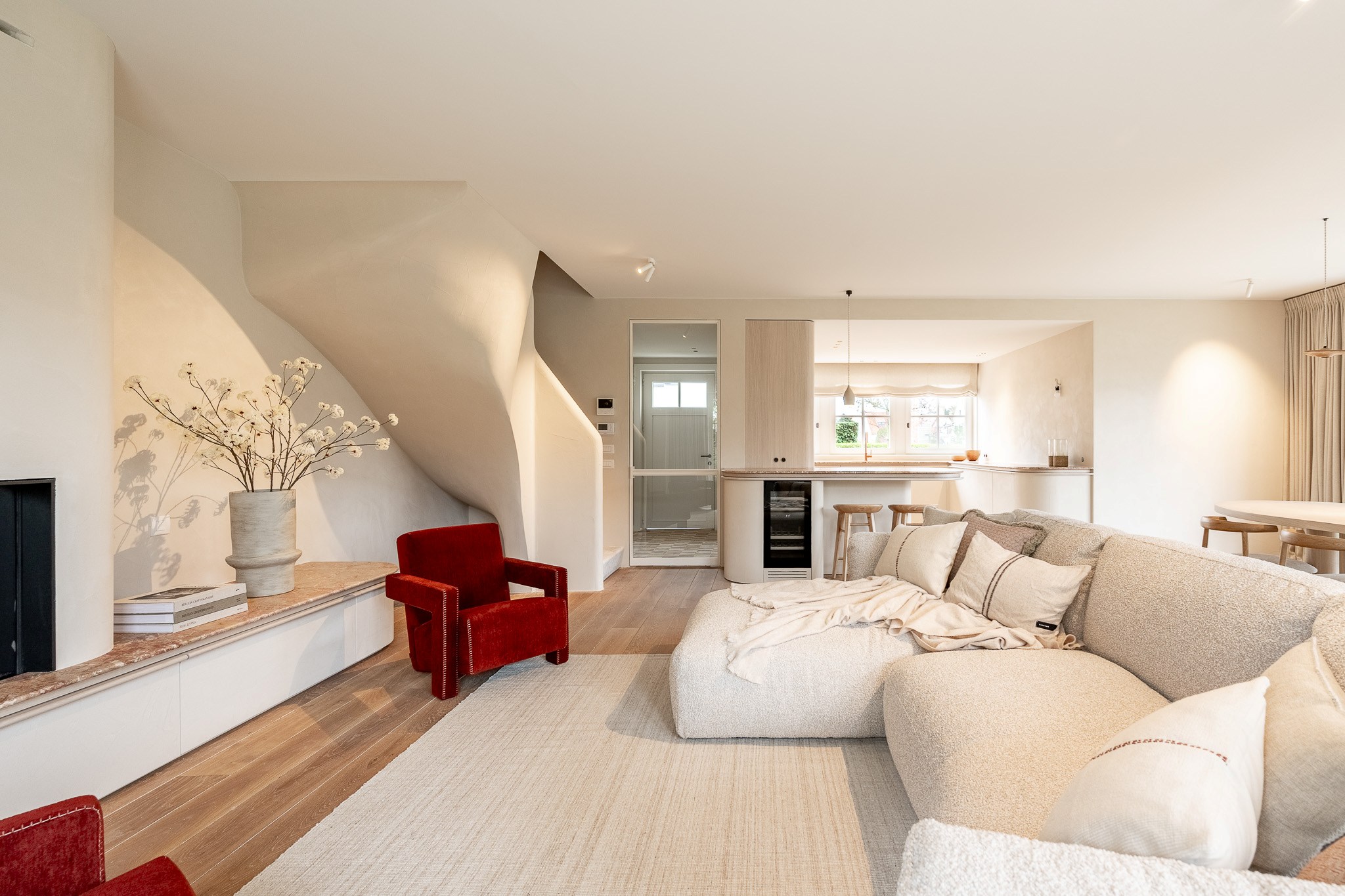 Prachtig gerenoveerde  halfopen woning op topligging nabij centrum, zee en strand 