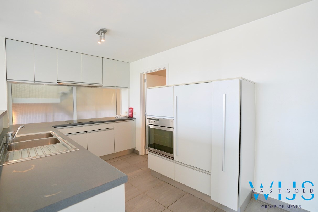 Uniek lichtrijk tweeslaapkamerappartement in hartje ERTVELDE! 