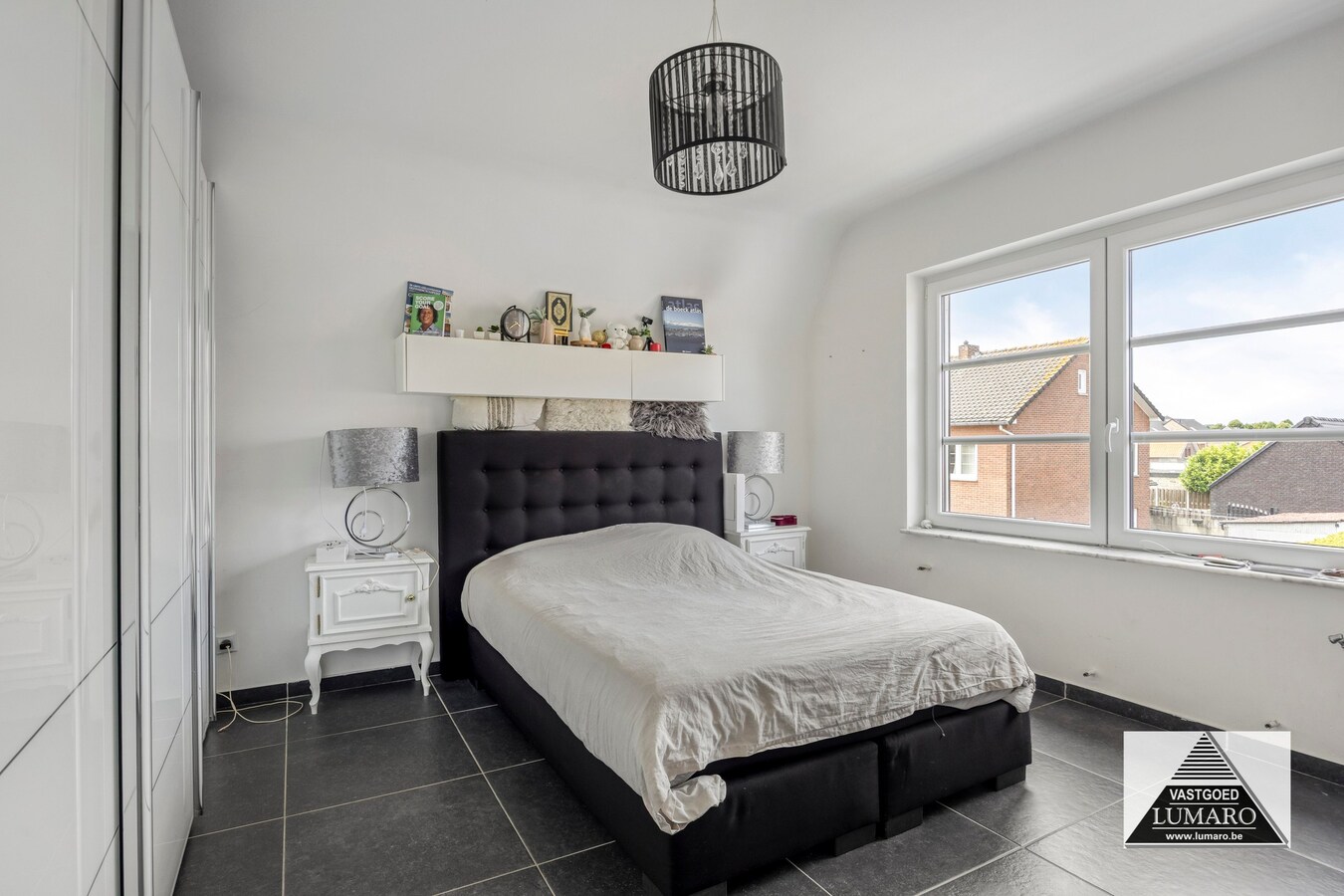 Half-open woning met karakter en grote leefruimtes 
