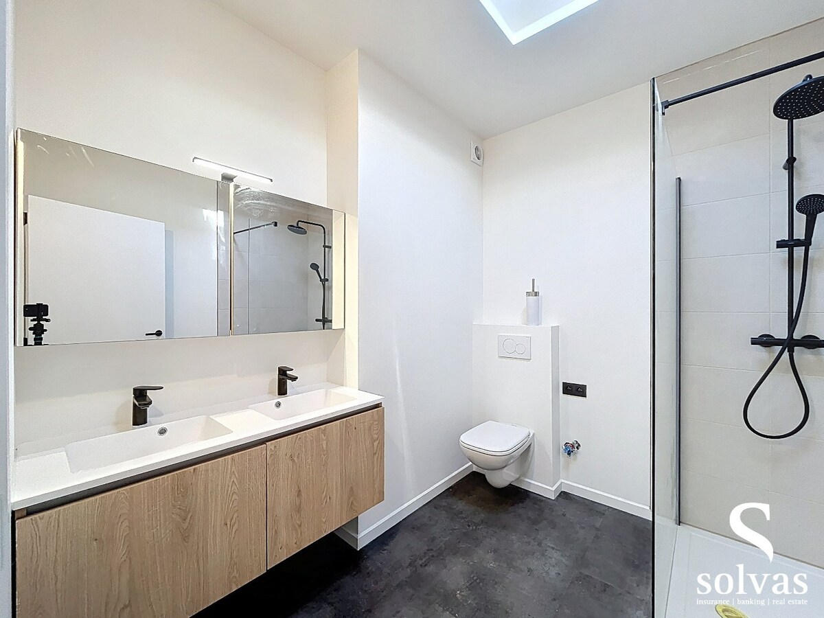 Gerenoveerd appartement op goede locatie te Gent! 