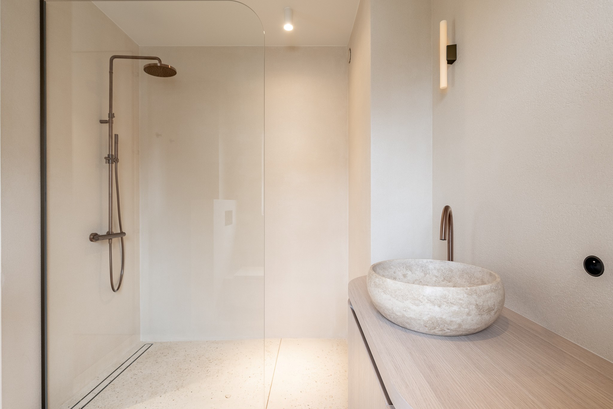 Prachtig gerenoveerde  halfopen woning op topligging nabij centrum, zee en strand 