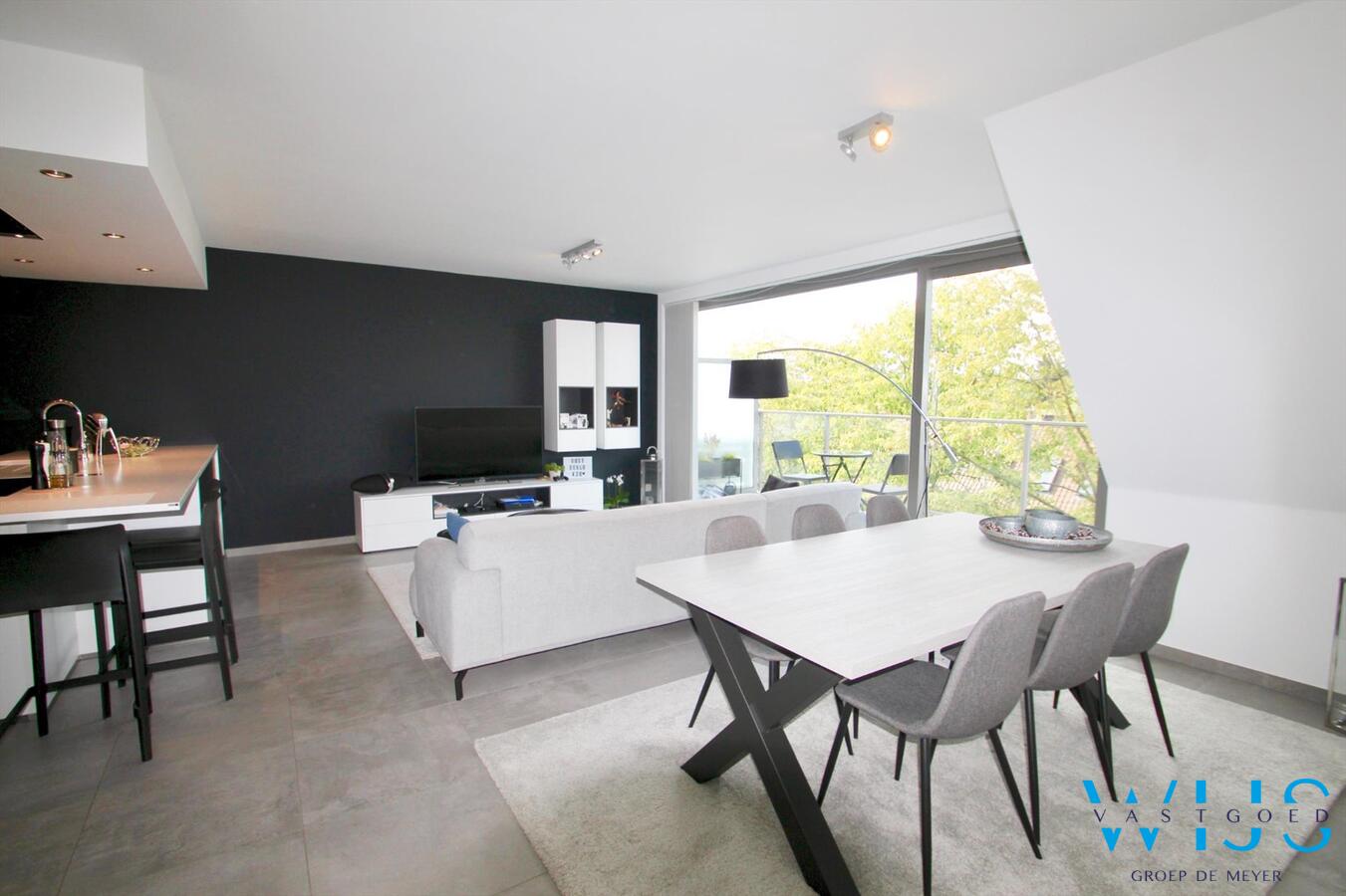 Prachtig afgewerkt appartement in hartje Wippelgem EVERGEM! 