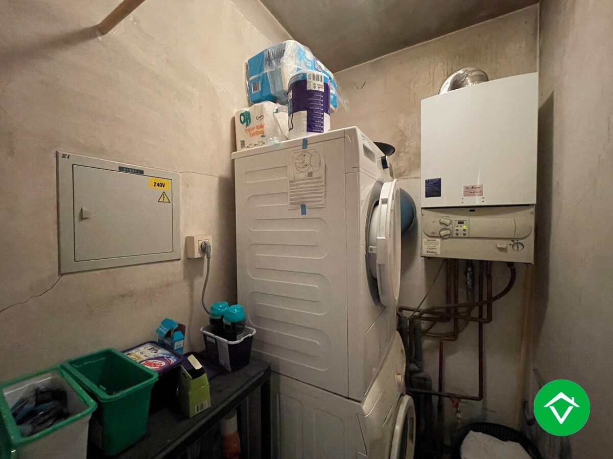 Instapklaar appartement met twee slaapkamers en garage te Roeselare 