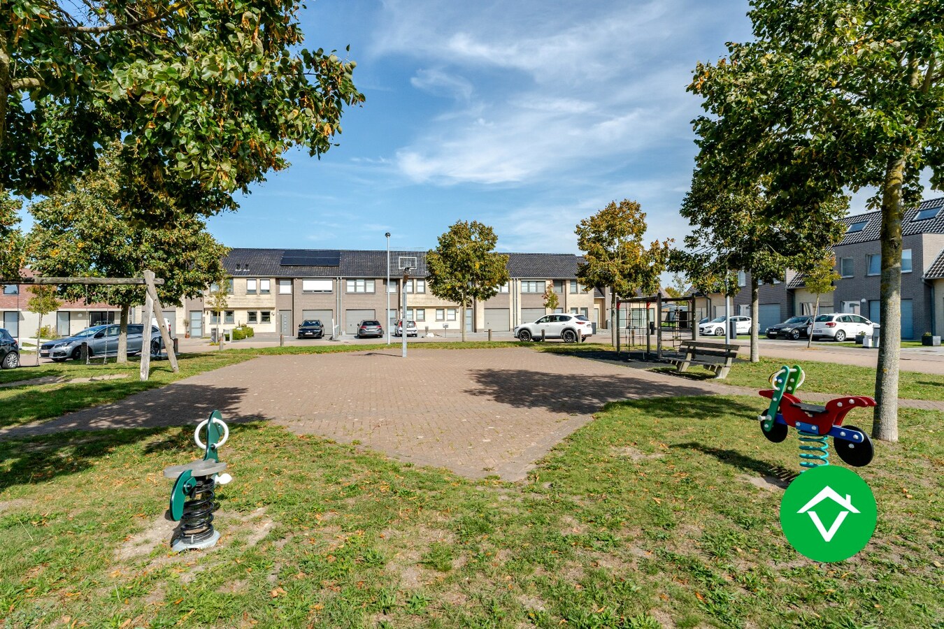 Hedendaagse gezinswoning met 5 slaapkamers en carport in Koekelare (De Mokker) 