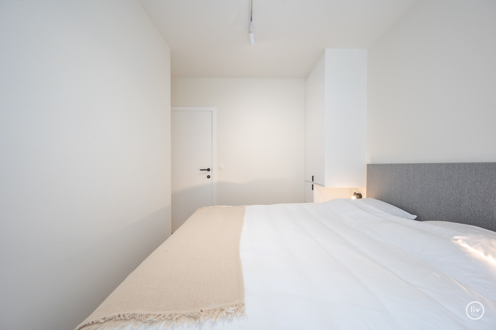 Schitterend gerenoveerd appartement, rustig gelegen, nabij de Lippenslaan en vlakbij de zee te Knokke. 