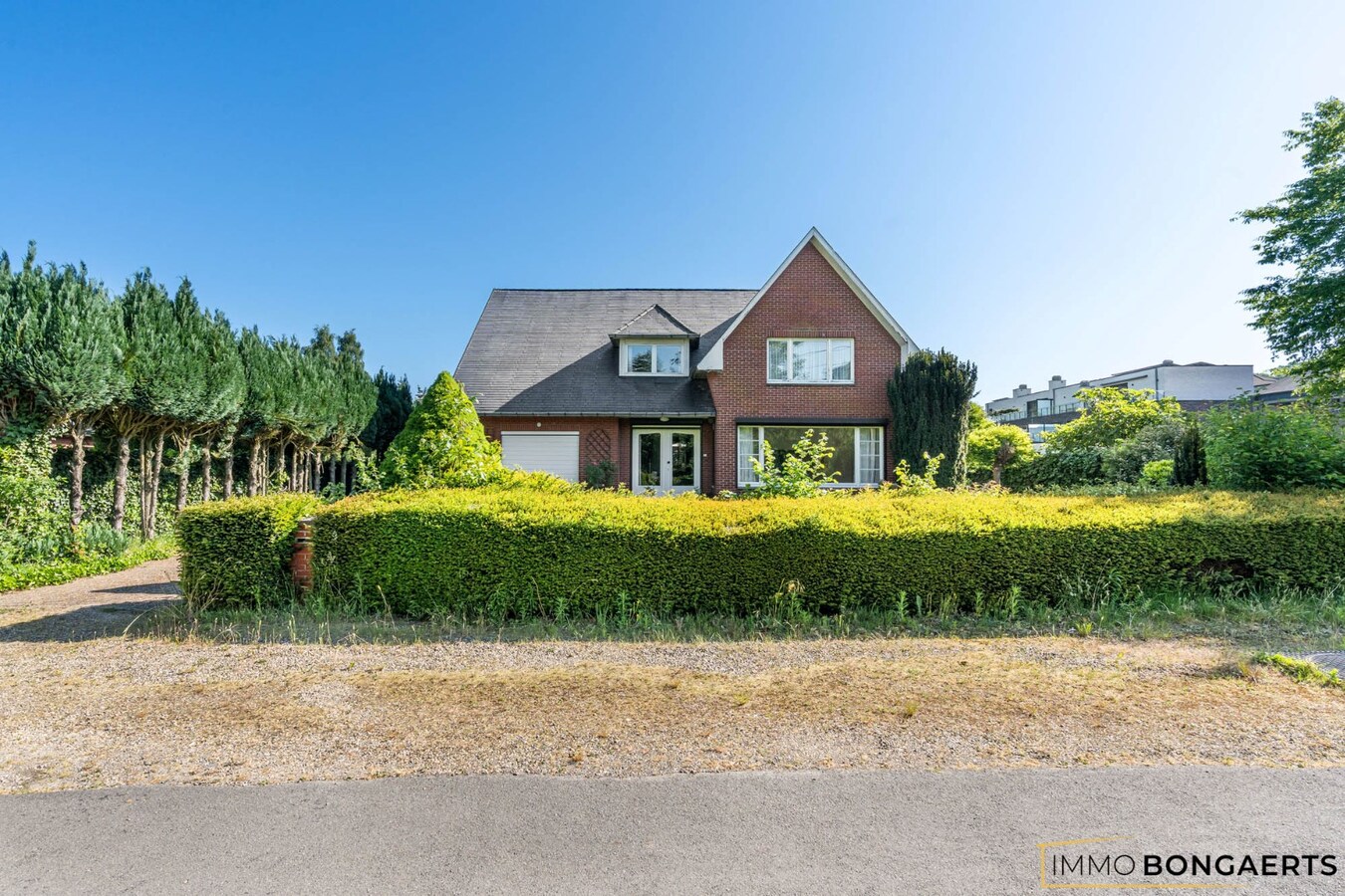 Rustig gelegen woning op een groot perceel 