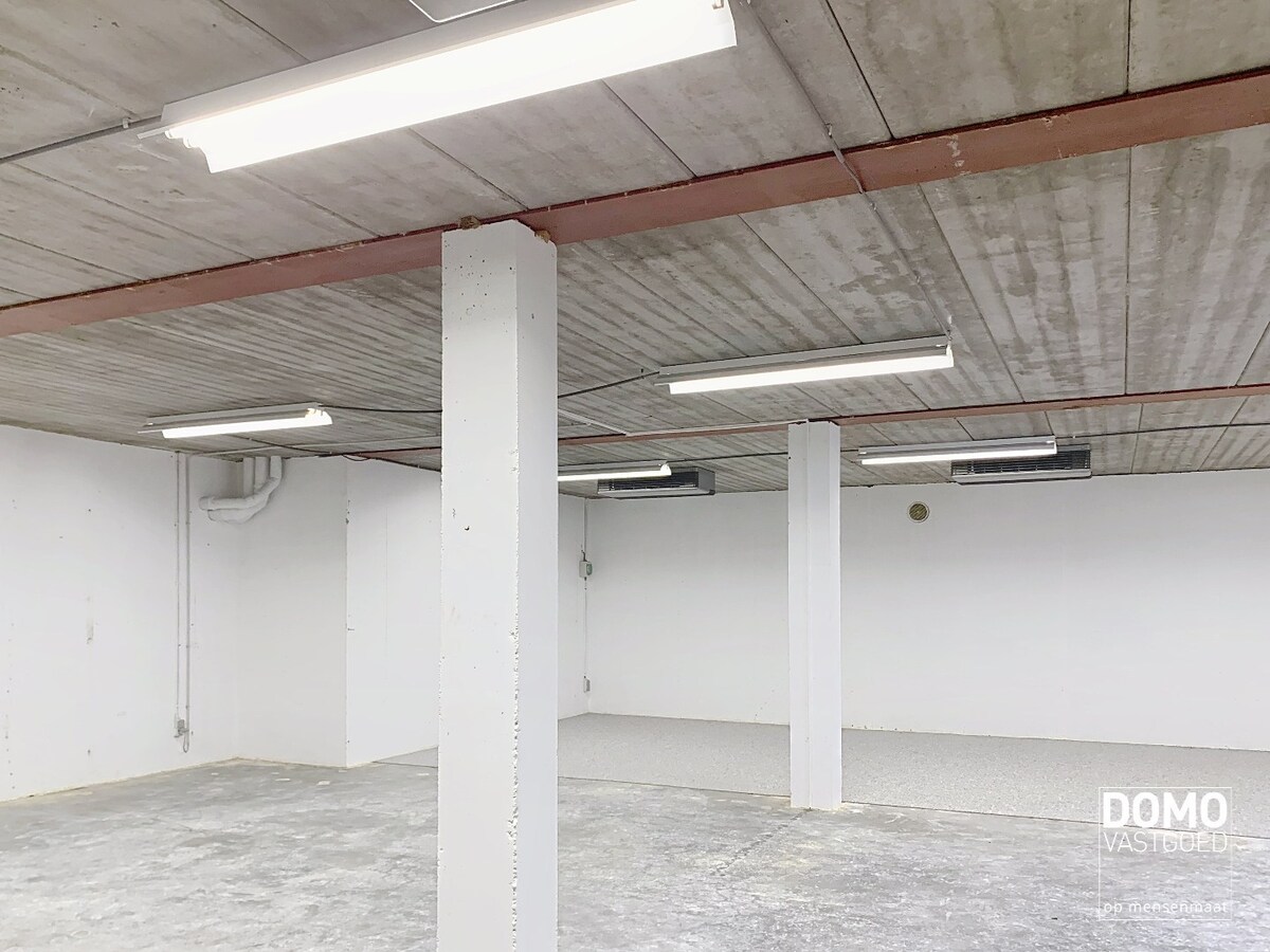 COMMERCIELE RUIMTE MET KELDER TE KOOP IN HERK-DE-STAD 
