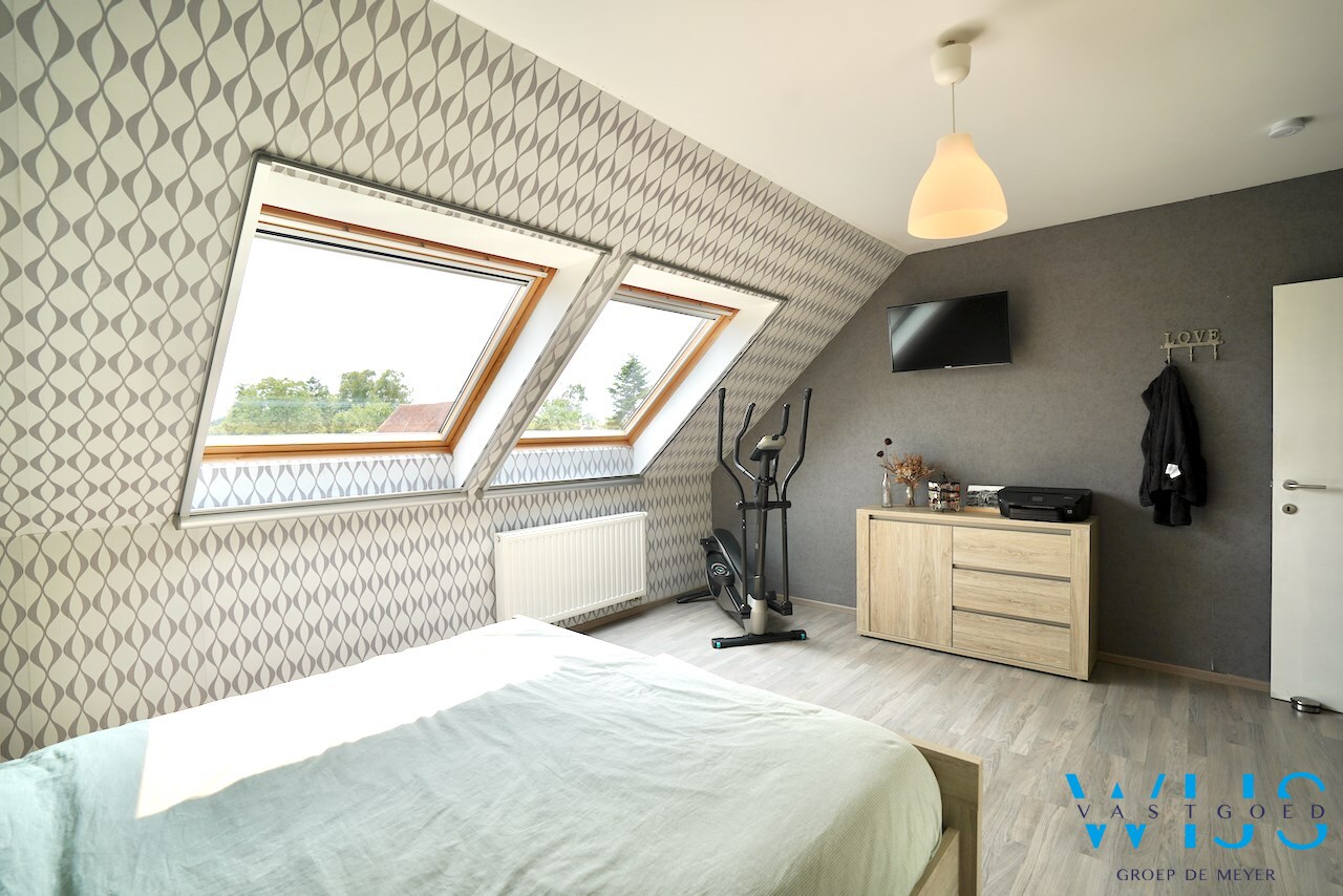 INSTAPKLAAR woonhuis met ZUIDgerichte tuin te Boekhoute ! 