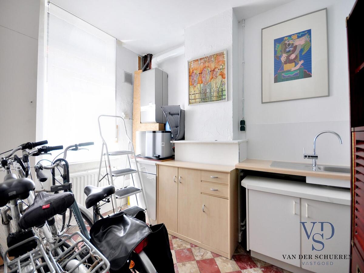 Hippe woning  op amper 350 m van het  UZ !   TOPPER !! 