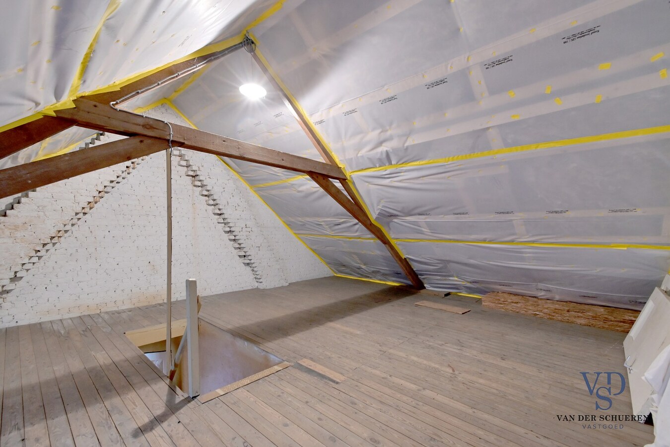 Te renoveren gezinswoning. 