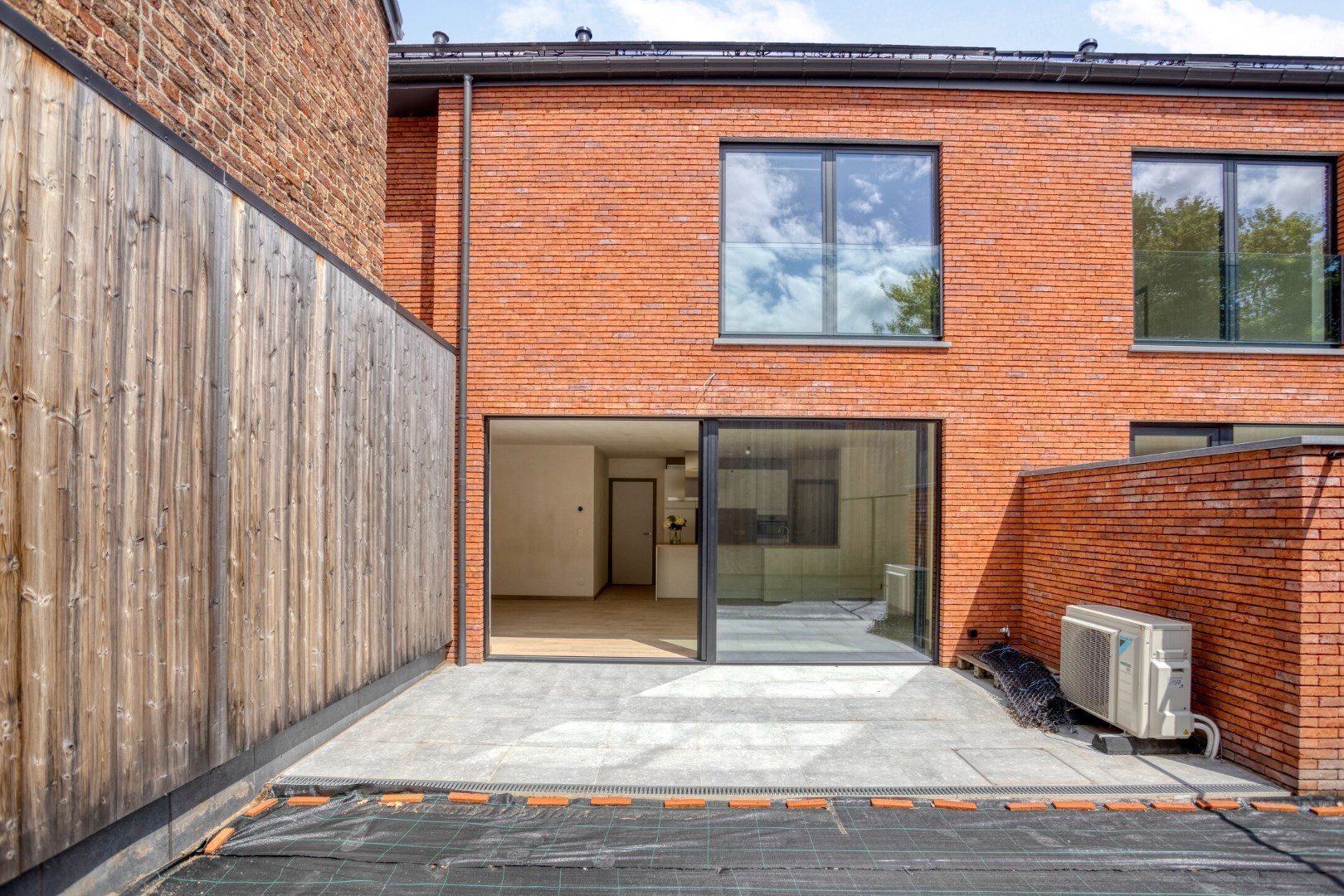 achtergevel en terras