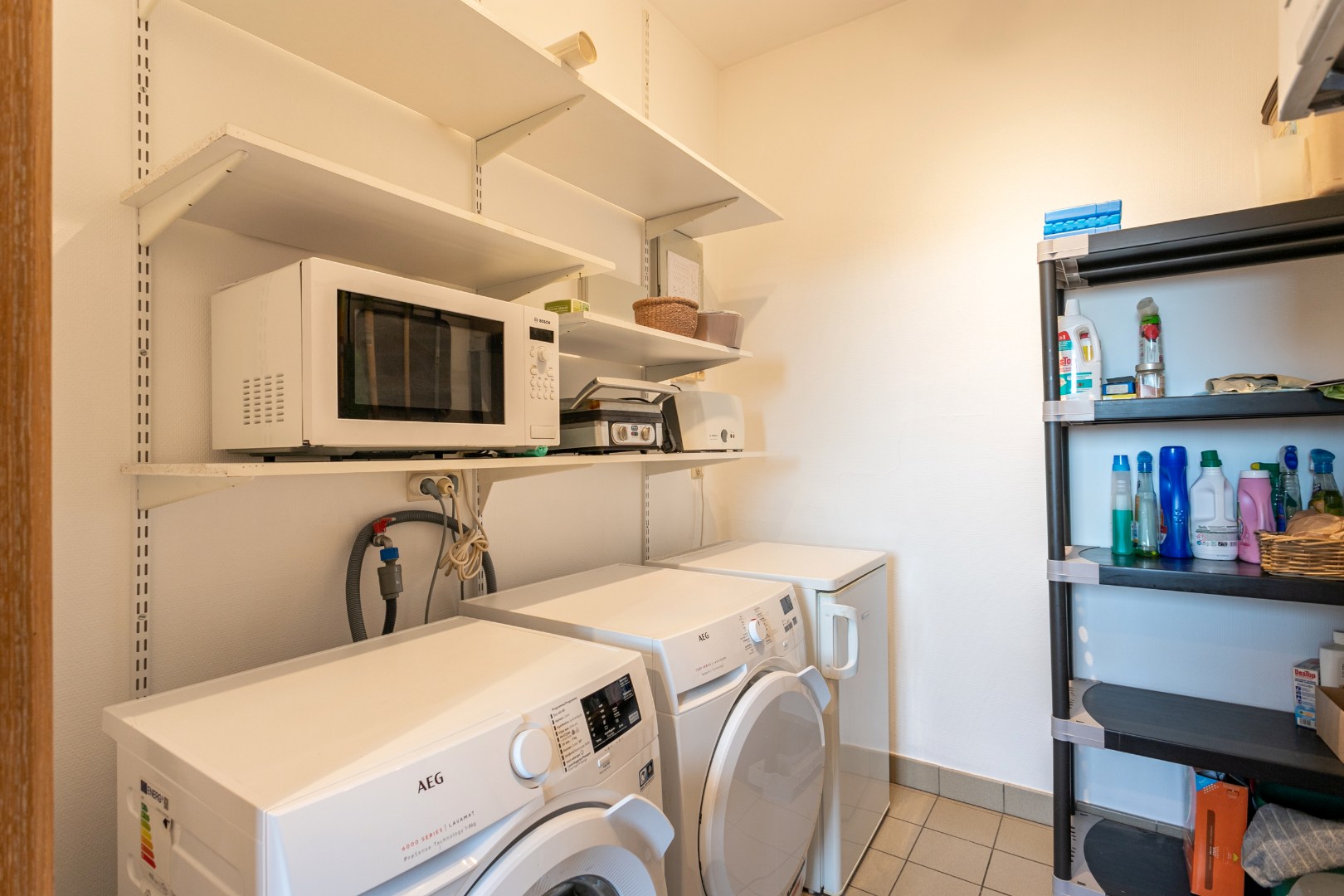 Instapklaar en energiezuinig penthouse  3 slpks., 2 badk., kelder en 2 autostpl. 