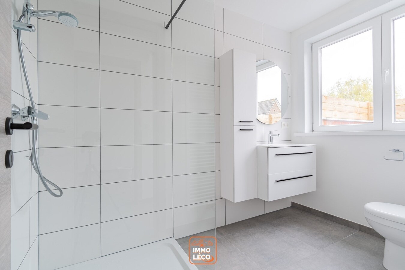 Appartement rénové 1 chambre et grande terrasse, dans une rue calme, COUP DE COEUR ! 