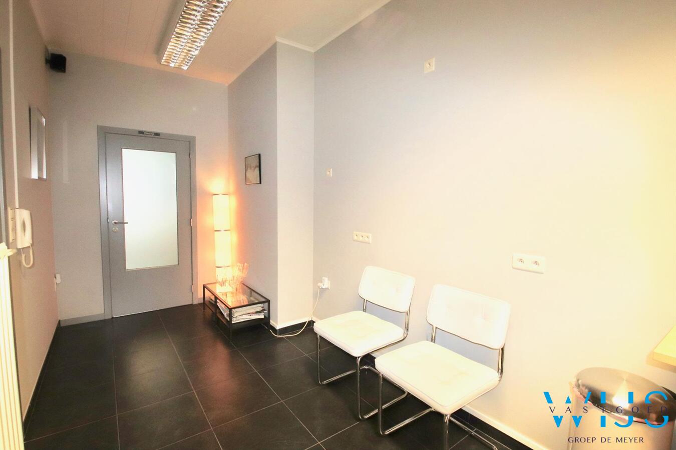 Multifunctionele handelsruimte in hartje ERTVELDE! 