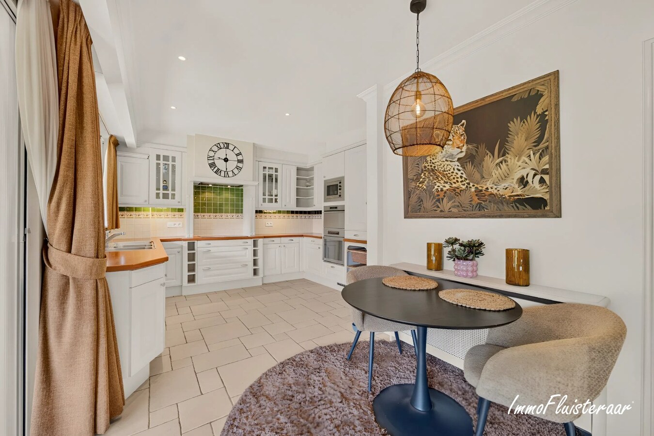 Exclusief eigendom met twee volwaardige, zelfstandige villa-woningen, een conciërgeverblijf en luxueuze paardenfaciliteiten op ruim 2 ha te Brasschaat 