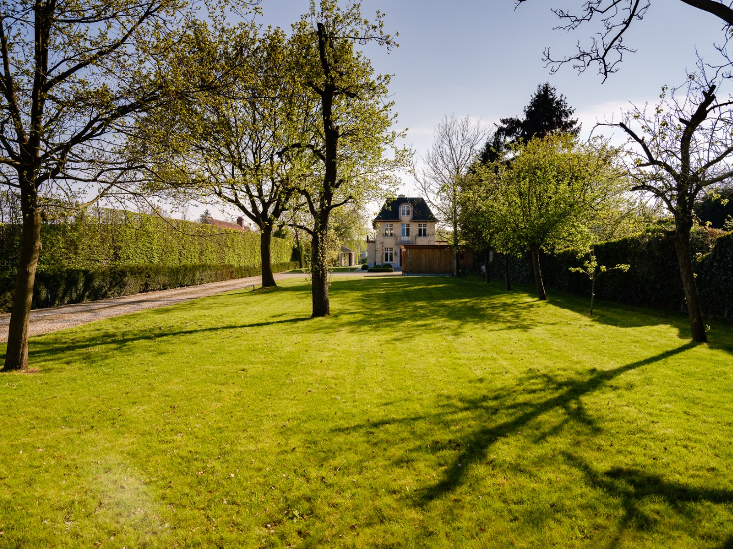 Exclusieve Franse manoir villa met bijhuis aan de Leie 