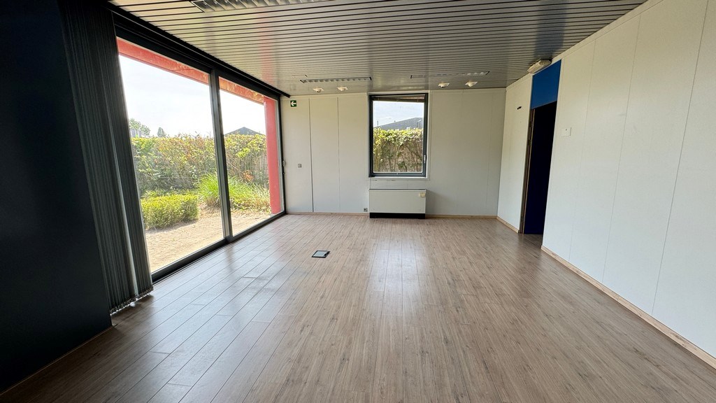 Logistiek bedrijfspand te huur in industriezone te Malle