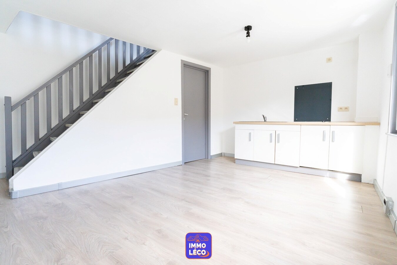 Bureaux rénovés de +/- 40m² à deux pas de la Gare de Mouscron ! 